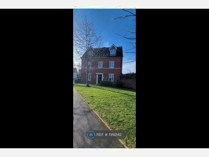 4 Bedroom Semi-Detached House To Rent In Freshman Way, Market Harborough, LE16