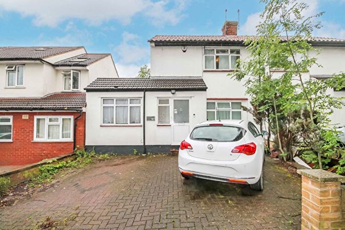 3 Bedroom Property To Rent In Allenby Road, Southall, UB1