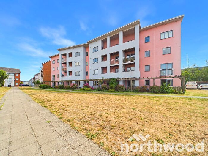 2 Bedroom Flat For Sale In Drummond Grove, Willesborough, Ashford, TN24
