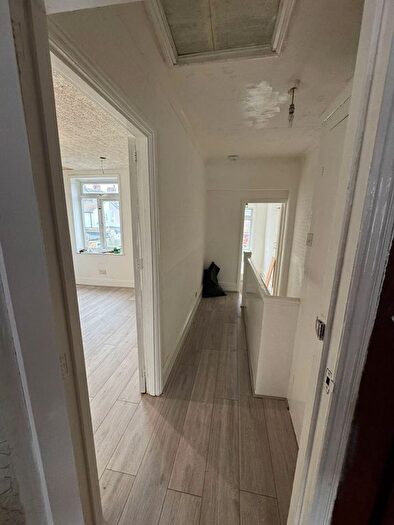 3 Bedroom End Of Terrace House To Rent In Desford Road, London, Greater London, E16