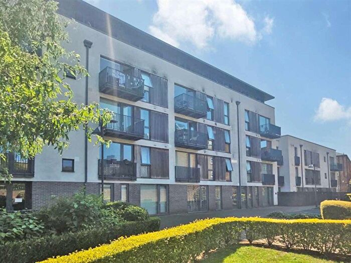 2 Bedroom Flat For Sale In City Walk, London, SE1