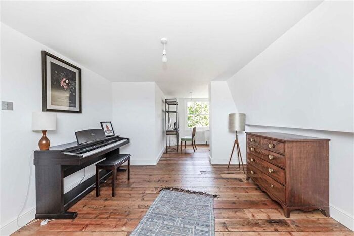 5 Bedroom Property To Rent In Hanover Gardens, Oval, SE11