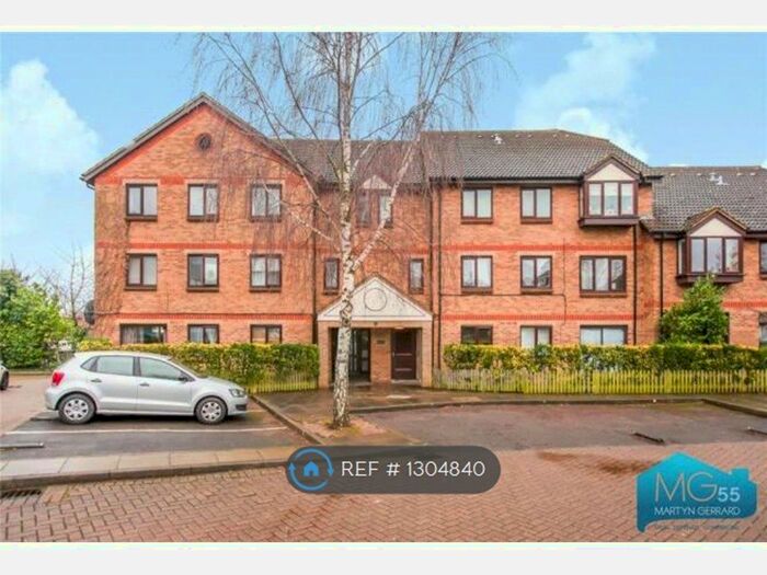 1 Bedroom Flat To Rent In Deanery Close, London N2