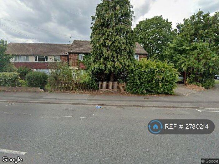 2 Bedroom Maisonette To Rent In Common Road, Slough, SL3