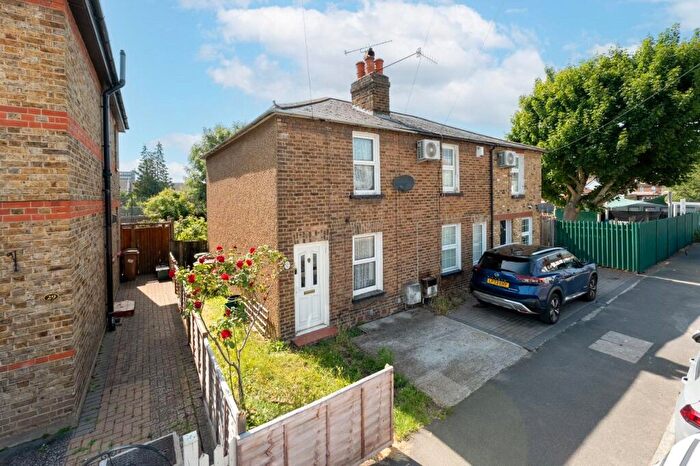 3 Bedroom End Of Terrace House For Sale In Myrtle Road, Sutton, SM1
