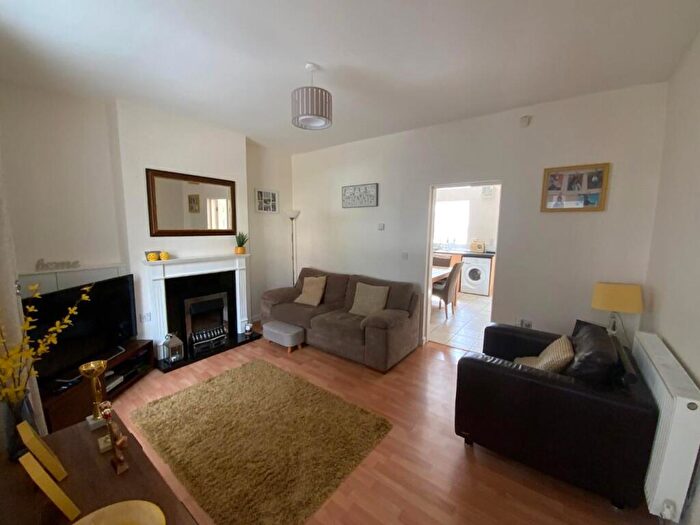 2 Bedroom House To Rent In Moorside Street, Droylsden, Manchester, M43