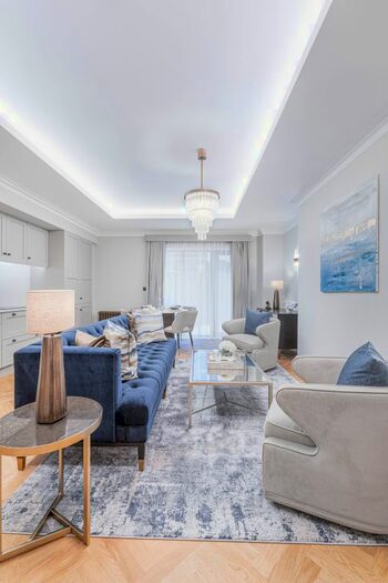 2 Bedroom Flat To Rent In Wimpole Street, London, W1G