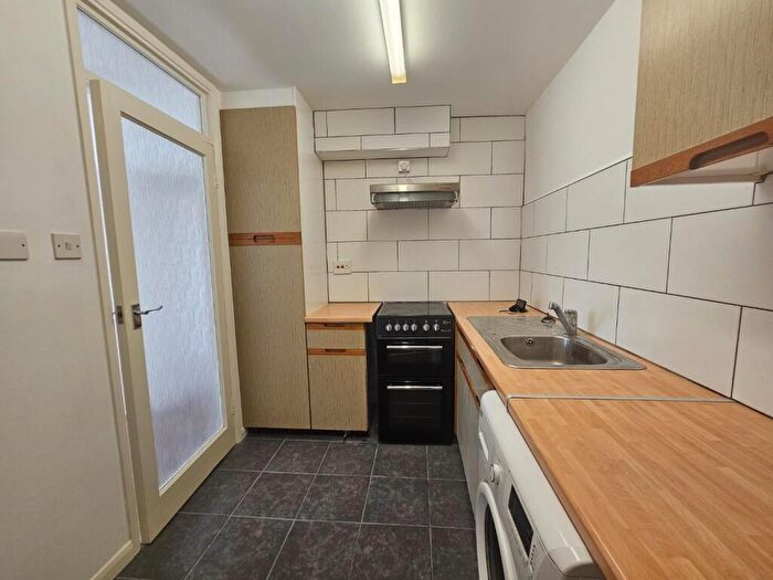 1 Bedroom Flat For Sale In Woodcote Valley Road, Purley, SE25