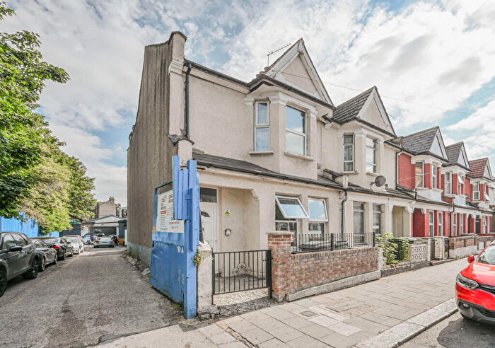 6 Bedroom Terraced House For Sale In Tottenham, London, N17