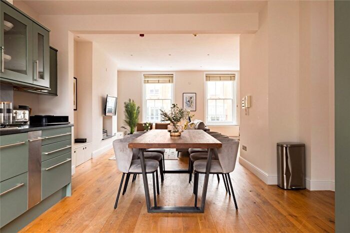2 Bedroom Maisonette To Rent In Flood Street, London, SW3