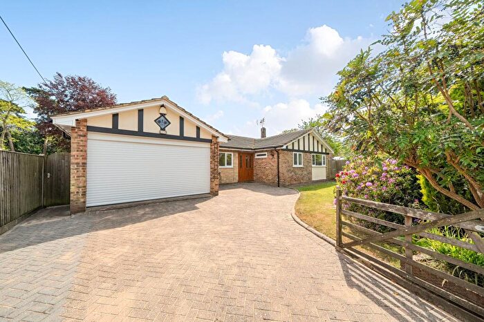 4 Bedroom Detached Bungalow For Sale In Heathway, Chaldon, CR3