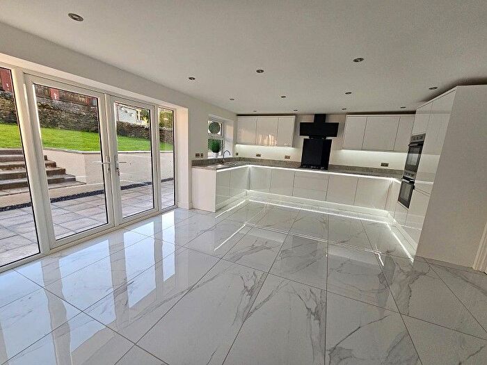 5 Bedroom Semi-Detached House For Sale In Lletty Dafydd, Clyne, Neath ., SA11