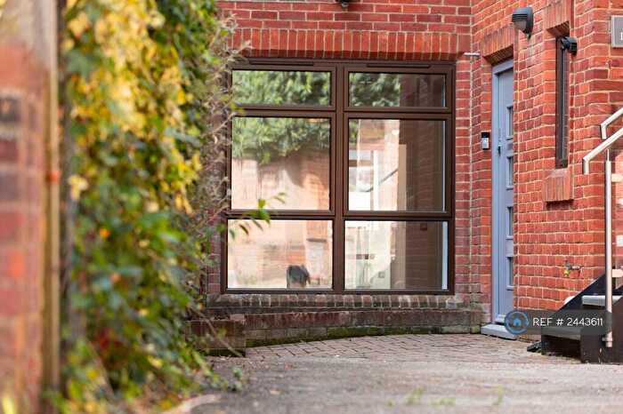 2 Bedroom Flat To Rent In Excel House, Reading, RG1