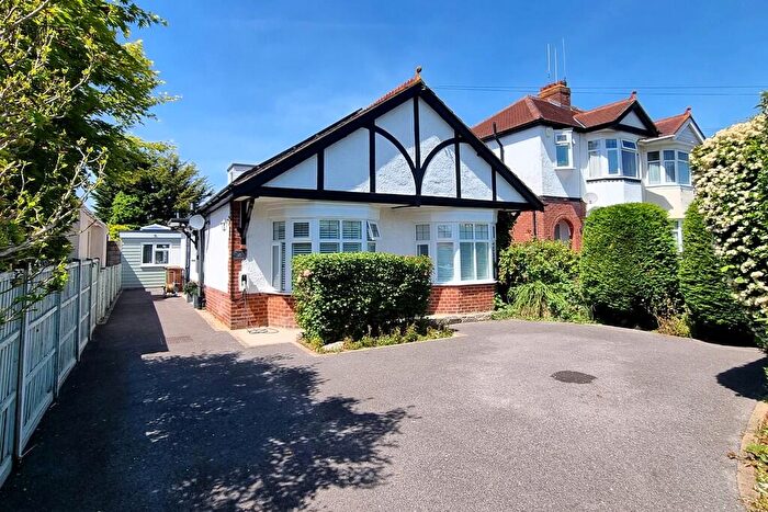 4 Bedroom Detached Bungalow To Rent In Drayton, Hampshire, PO6