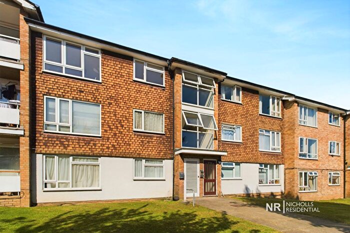 2 Bedroom Flat To Rent In Warner Court, Warner Avenue, Sutton, Surrey., SM3