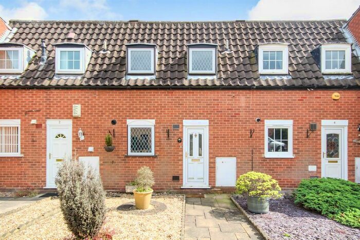 2 Bedroom Town House To Rent In Blakeney Walk, Arnold, Nottinghamshire NG5