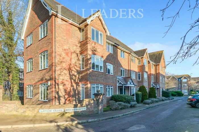 2 Bedroom Flat To Rent In Latium Close, Holywell Hill, St.Albans, AL1