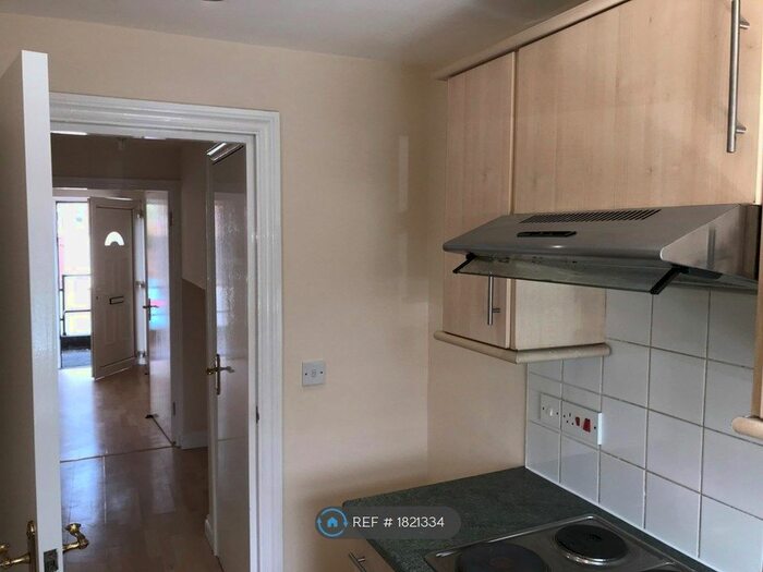 1 Bedroom Flat To Rent In Stone Pillar Court, Stoke-On-Trent, ST1