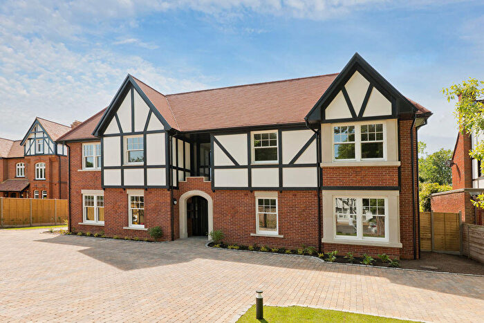 2 Bedroom Flat To Rent In Beauchamp Road, East Molesey, KT8