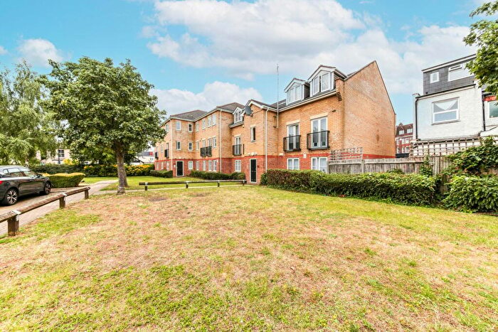 2 Bedroom Apartment For Sale In Whitstable Place, Croydon, CR0