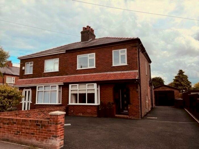 3 Bedroom Semi-Detached House To Rent In Jepps Avenue, Barton, Preston, PR3