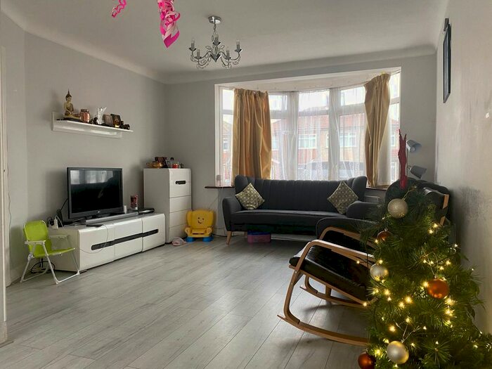 3 Bedroom Semi-Detached House To Rent In Uppingham Avenue, Greater London HA7