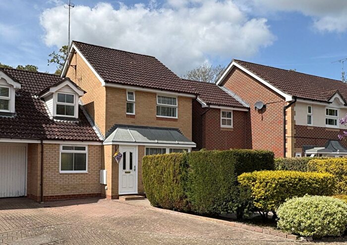 3 Bedroom Semi-Detached House For Sale In Goldfinch Close, Horsham, West Sussex., RH12