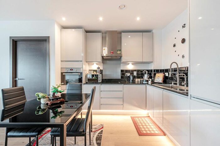 1 Bedroom Flat For Sale In Fairfax Drive, Prospects Place, SS0
