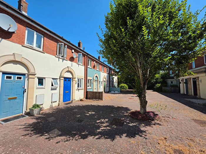 2 Bedroom Town House To Rent In Mitre Court, Taunton, TA1
