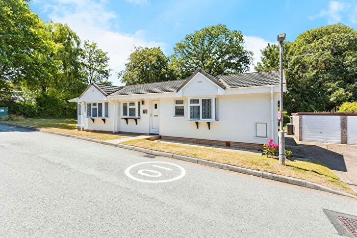 2 Bedroom Bungalow For Sale In Siskin Avenue, Turners Hill Park, Turners Hill, Crawley, RH10