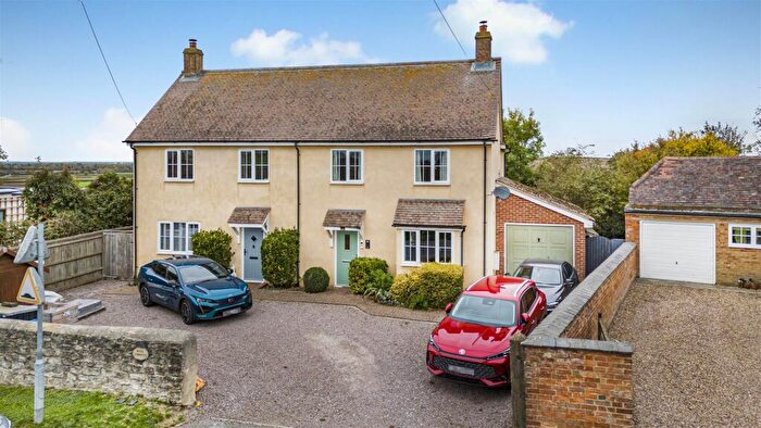 4 Bedroom Semi-Detached House For Sale In Hill Crest, Charndon, Bicester, OX27