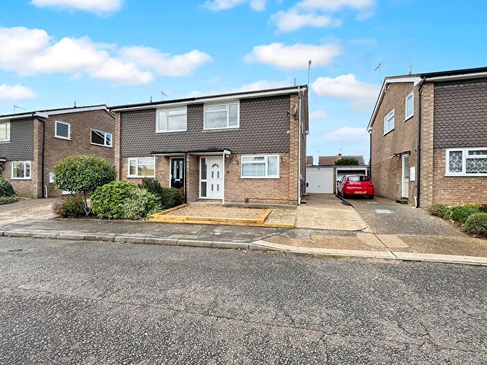 3 Bedroom Semi Detached House To Rent In Starfield Close, Ipswich, IP4