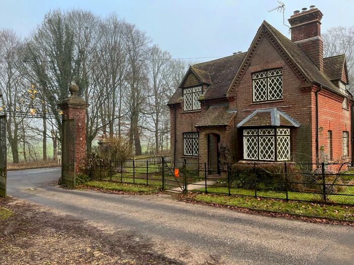 2 Bedroom Detached House To Rent In Petersfield Road, Cheriton, SO24