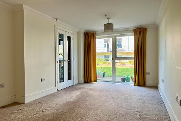 1 Bedroom Flat For Sale In New Court, Lansdown, Cheltenham, GL50
