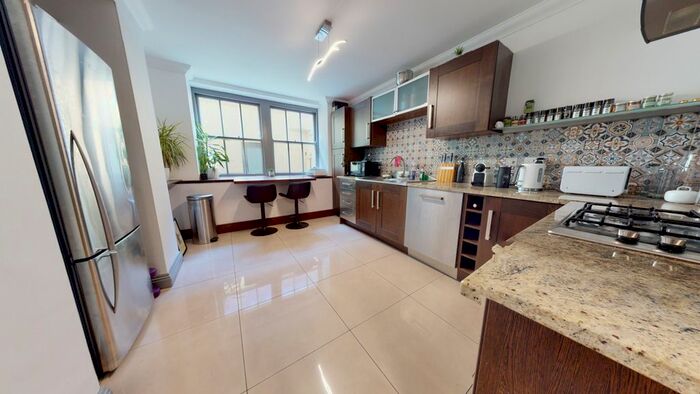2 Bedroom Flat To Rent In Brunswick Terrace, Hove, BN3
