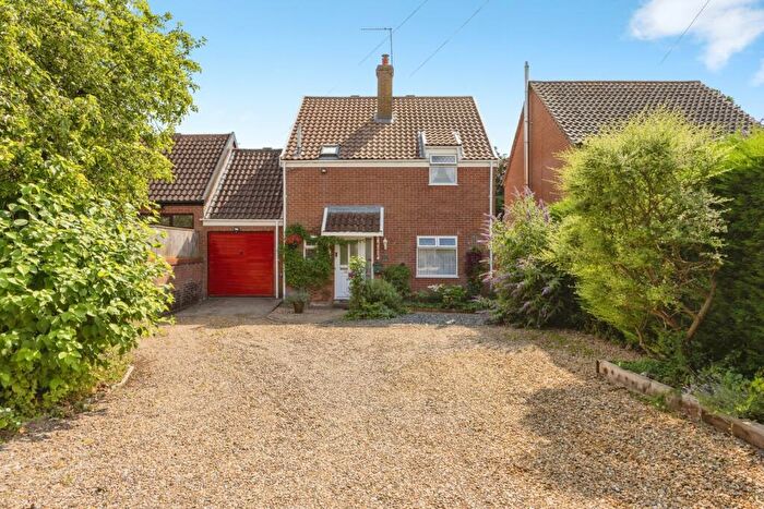 4 Bedroom Link Detached House For Sale In Chalk Hill, Great Cressingham, Thetford, Norfolk, IP25