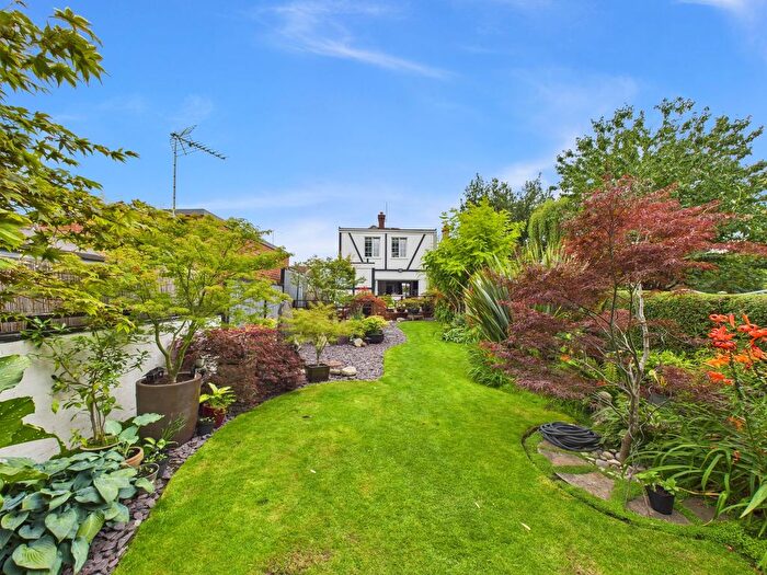 3 Bedroom Detached House For Sale In Broadway, Yaxley, PE7