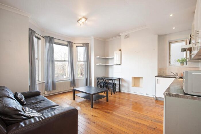 2 Bedroom Property To Rent In Bedford Hill, Balham, SW12