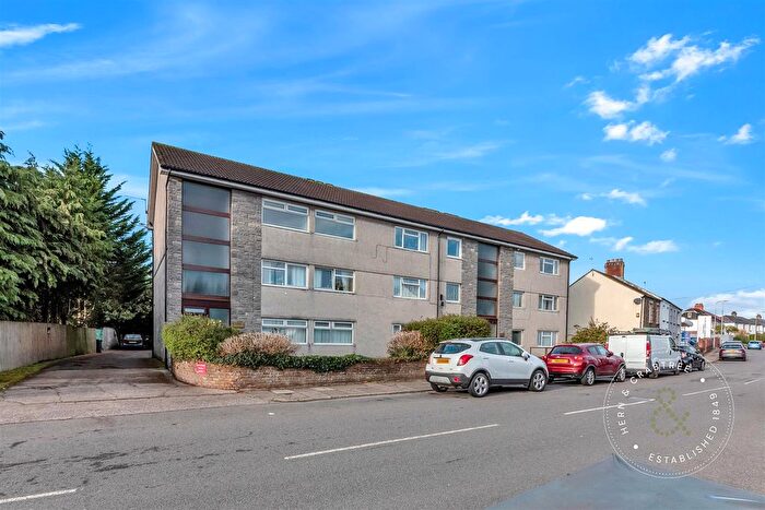 2 Bedroom Flat For Sale In Tudor Court, Pantbach Road Birchgrove, Cardiff, CF14