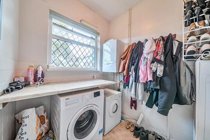 2 Bedroom Bungalow For Sale In Lone Valley, Widley, PO7