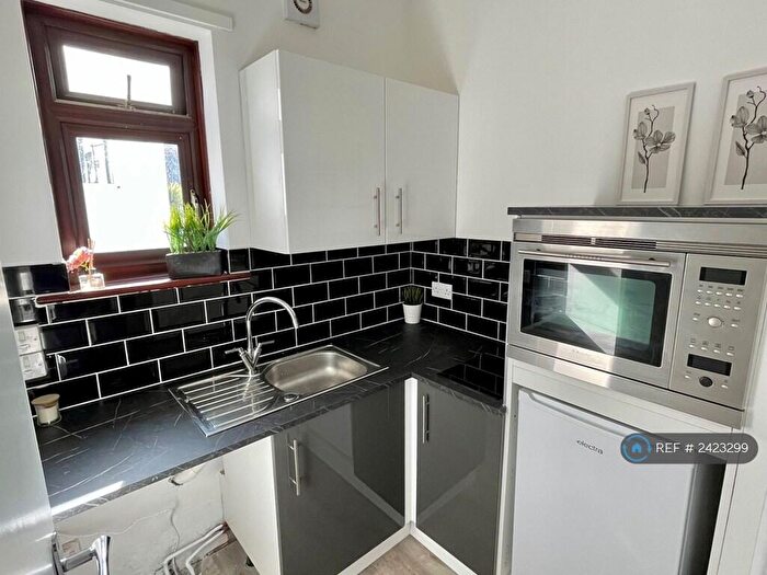 1 Bedroom Flat To Rent In West Hill Place, Bournemouth, BH2