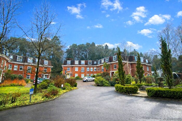 2 Bedroom Flat For Sale In Shottermill Park, Hindhead Road, Haslemere, Surrey, GU27
