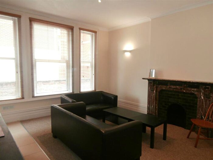 2 Bedroom Apartment To Rent In Hulse Road, Southampton, SO15