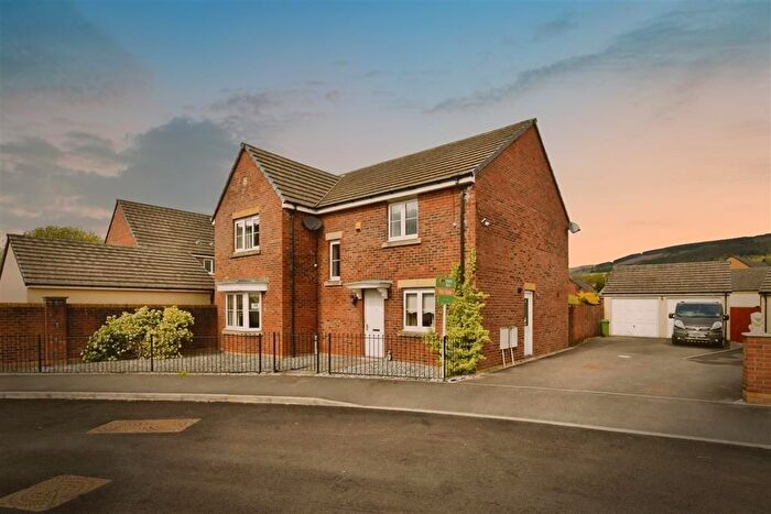 4 Bedroom Detached House To Rent In Glan Yr Afon, Cwmbach, Aberdare, CF44