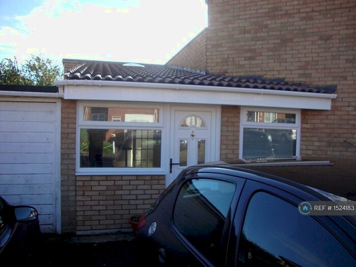 1 Bedroom Flat To Rent In Berkeley Square, Hemel Hempstead, HP2