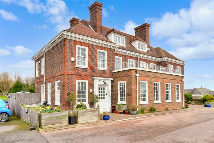 3 Bedroom Flat For Sale In Brook Lane, Herne Bay, Kent, CT6