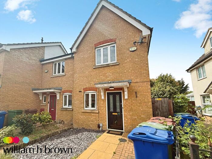 2 Bedroom Property To Rent In Hedingham Road, Chafford Hundred, RM16