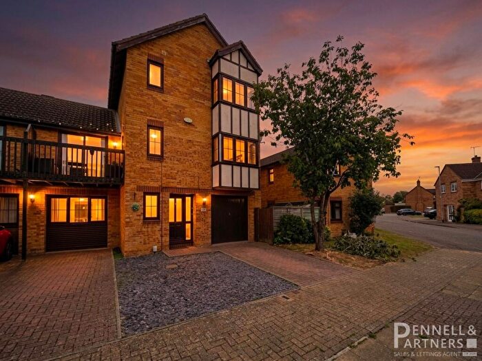 4 Bedroom Semi-Detached House For Sale In Baron Court, Werrington, Peterborough, PE4