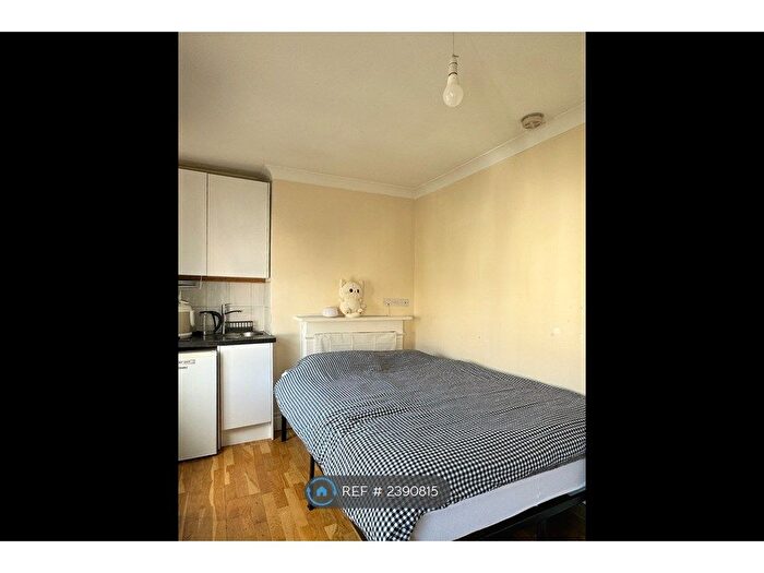 Studio To Rent In Mercia Grove, London, SE13