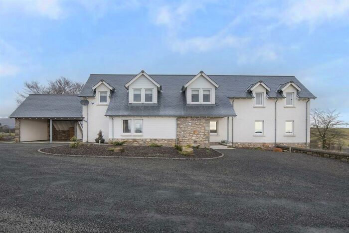 4 Bedroom Detached House For Sale In Langfaulds Farmhouse, Saline, KY12